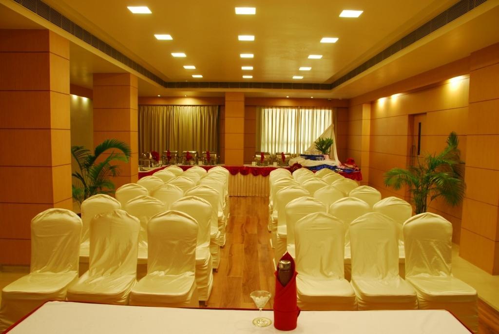 Hotel Kiranshree Portico Guwahati Zewnętrze zdjęcie